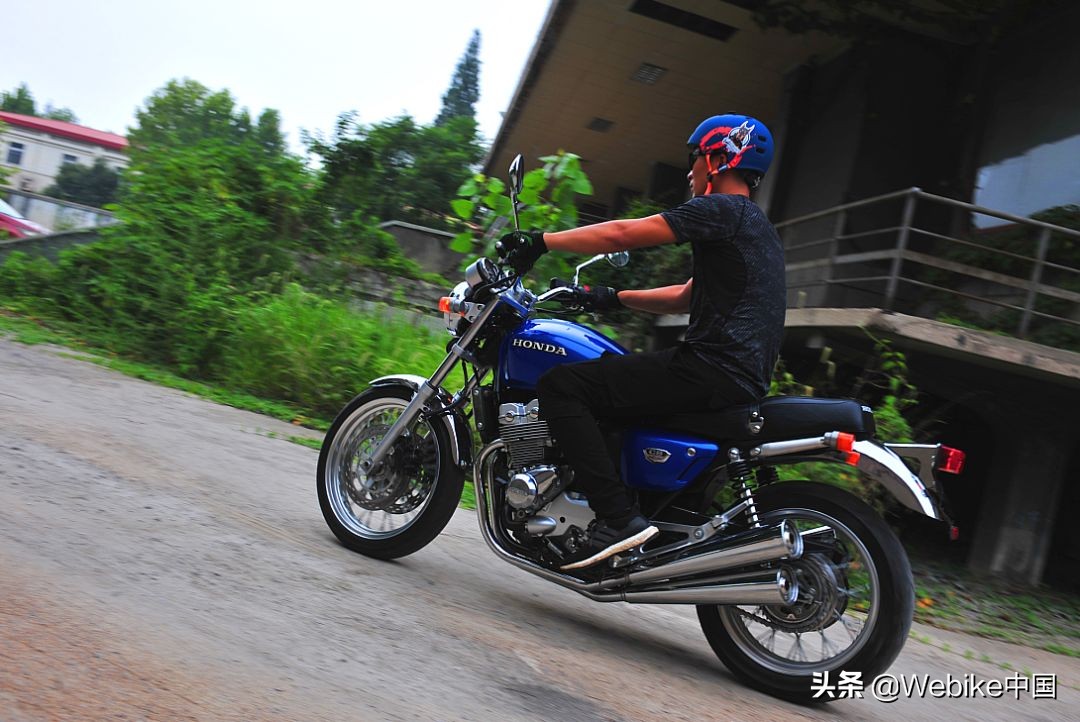 新出来的本田cb400,本田cb400第四代评测