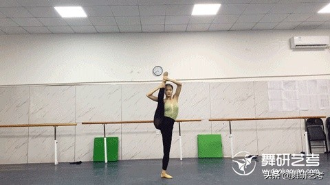“现在，我是软度技巧剧目全面成长的舞蹈生！”