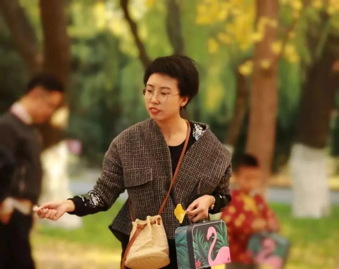 一群博士硕士，动不动“鬼混”到半夜，却干成了件人人称赞的事