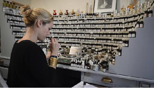 香奈儿五号香精版价格,法国香奈儿五号纯香精吗