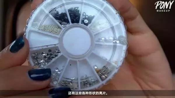 化妆教程自然妆眼影,日常妆亮片怎么贴脸上好看图