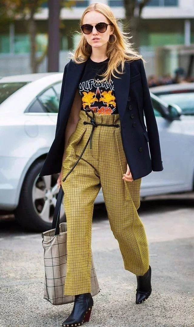 打*裤底**就要失宠了，今年大家都在穿“豆腐裤”，遮肉显高还时髦