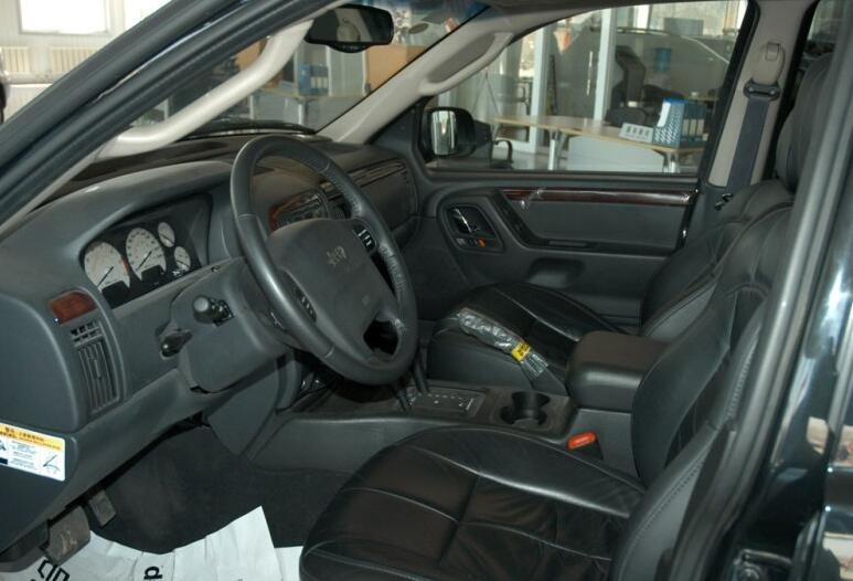 起亚狮跑老款车解释一下,4万多suv二手车