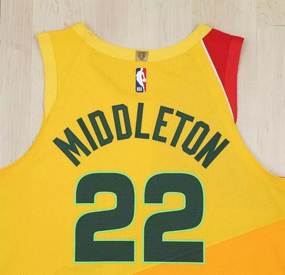 雄鹿这赛季一共穿过哪些球衣,雄鹿队的新赛季球衣