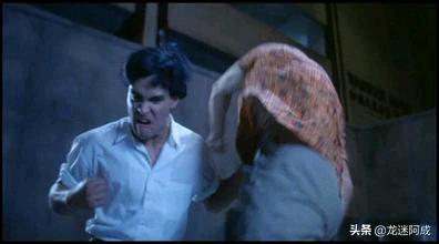 这才是李小龙最经典的电影,周星驰电影致敬李小龙