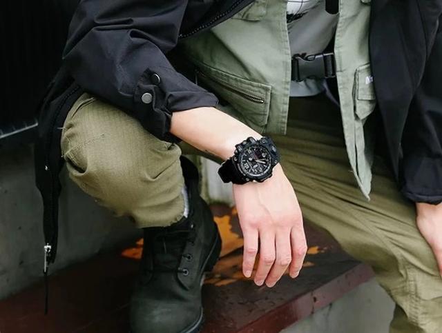 看了“泥王”我终于明白怎么会有人花几千买卡西欧,他真的好帅