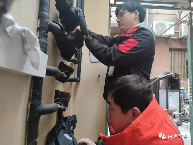 室外雨水管冻住了如何快速解冻,阳台排水管冻住了怎么办