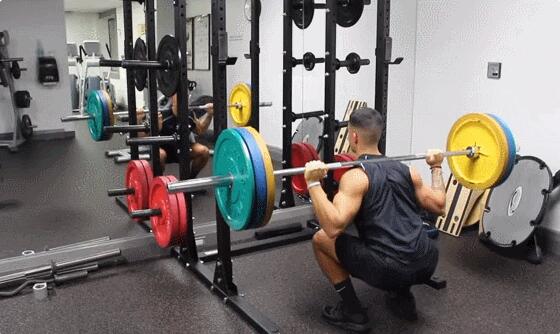 男生如何快速练出胸肌,男生怎么最快练出来胸肌