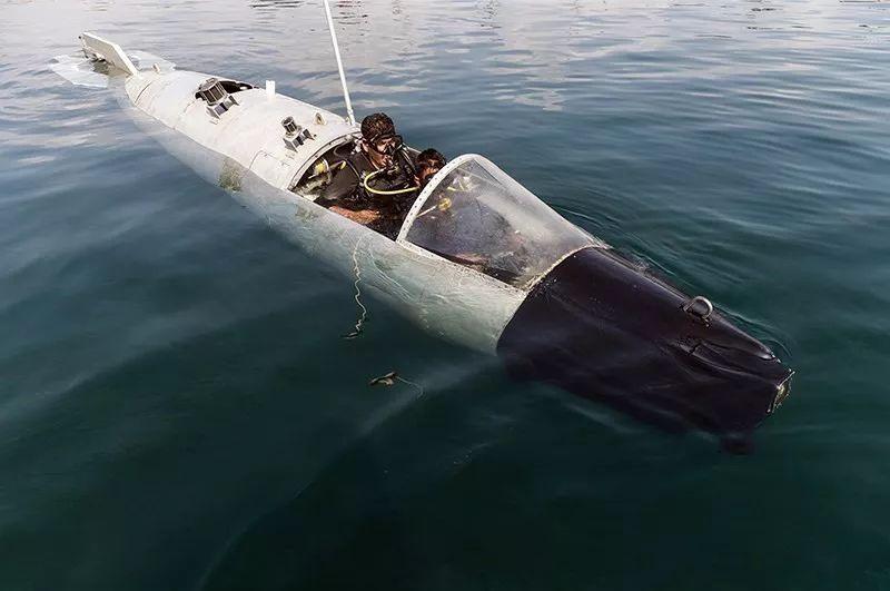 废弃战机改造成潜艇？伊朗绝密蛙人潜艇照片曝光