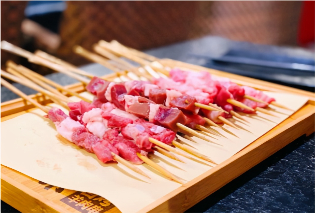 北京好吃的羊肉串小店,很多年正宗烤羊肉串北京店