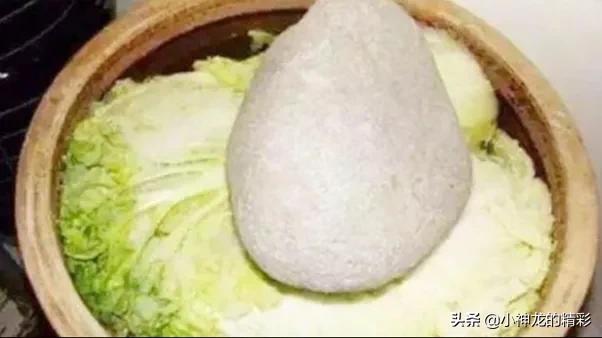 老年人带压菜石鉴宝原视频,大叔拿压菜石鉴宝