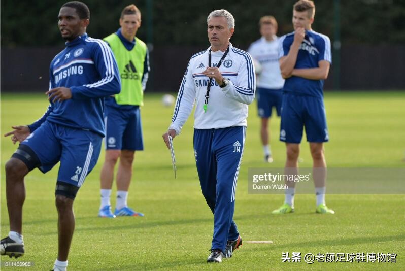 自称梅西曾辅佐他踢球，世界杯打假球贪得无厌头像被球迷印上美元