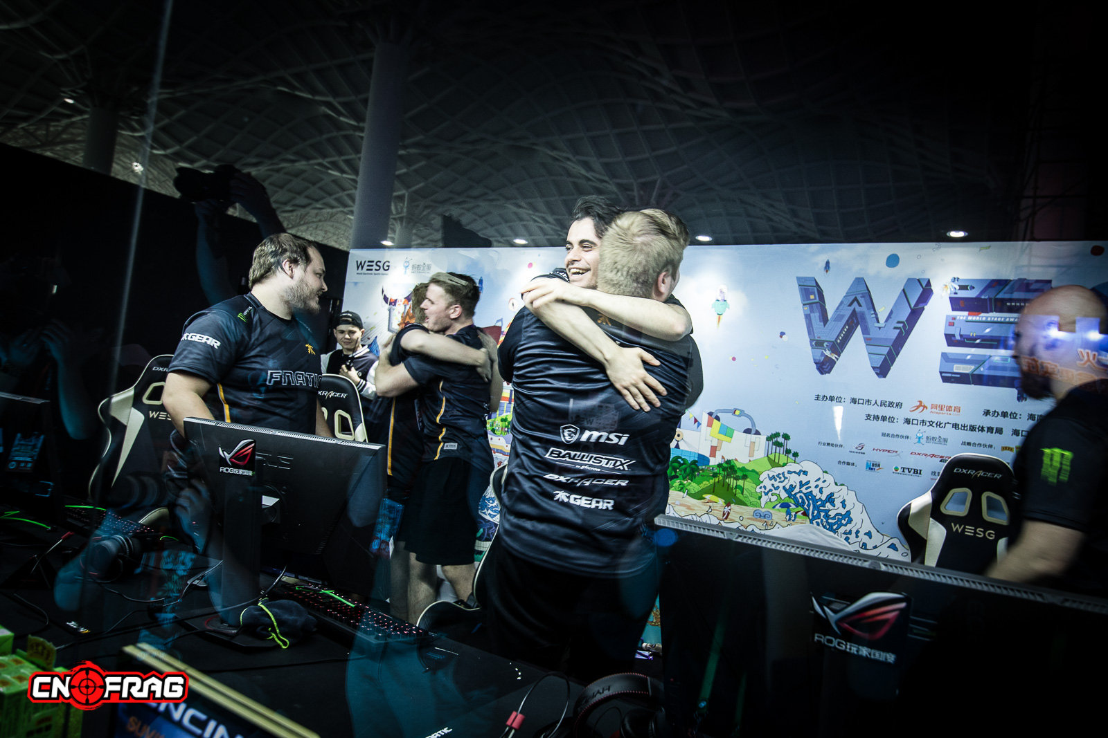 TheYearinPhotos-cnFrag2018年度电竞图片