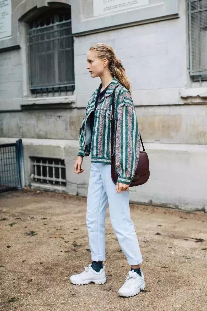 牛仔裤平底鞋穿搭时尚女装,牛仔裤平底鞋搭配视频