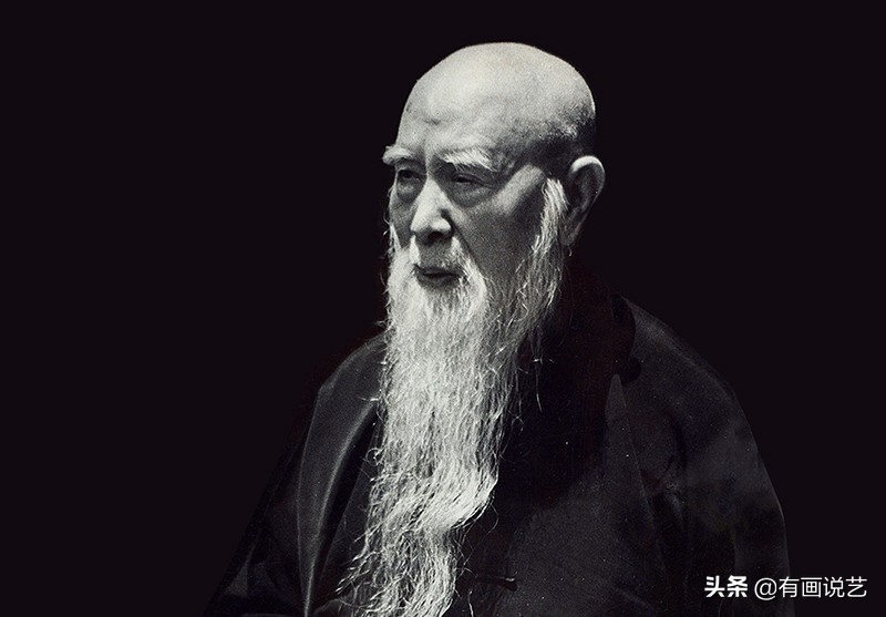 书法家在墙上写字,书法家写的春联好看被人偷了