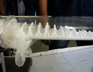 他们用噪音造了台冰箱，用的是爆款动漫里的同款物理原理