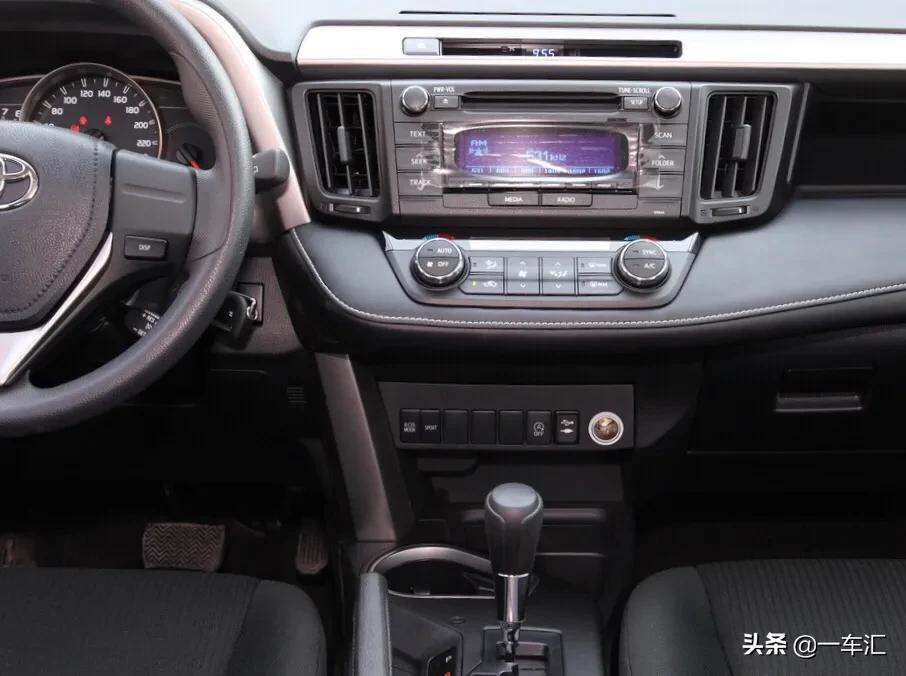 16万多元的丰田RAV4荣放,网友:换代之前,能否学轩逸再火一次