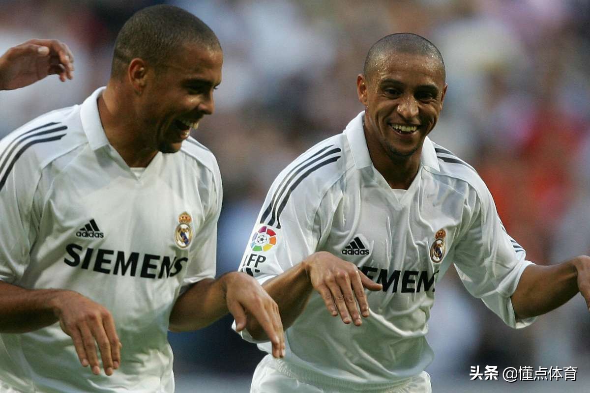 最出色的足球后卫卡洛斯,带炮后卫卡洛斯