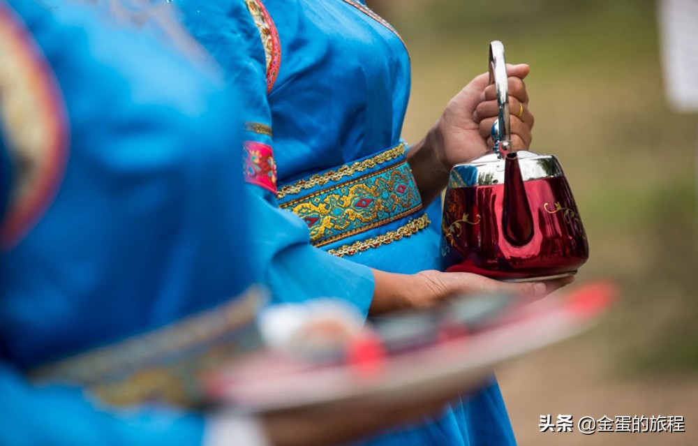 中国男足1-0乌干达,达斡尔族曲棍球与现代曲棍球