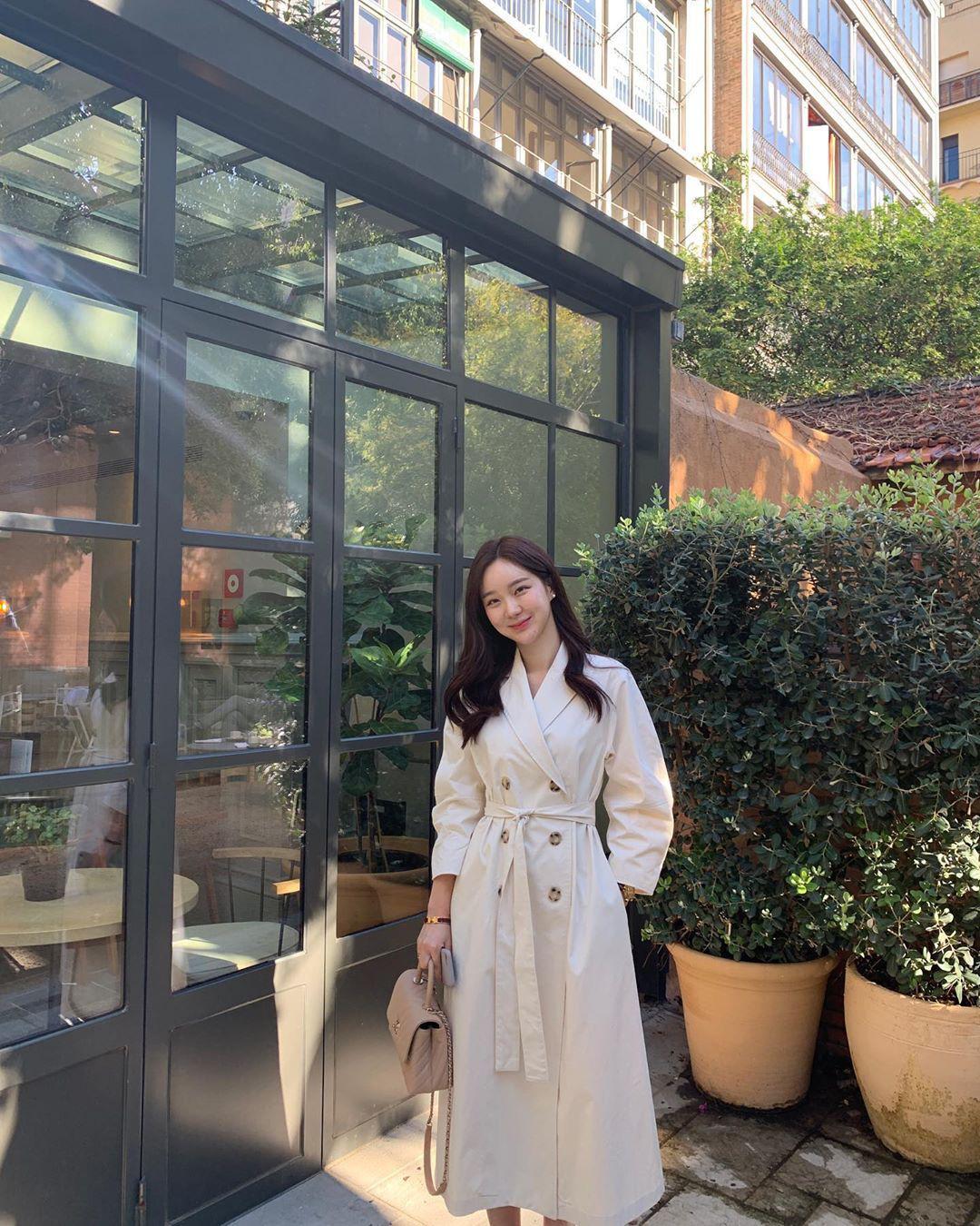 今年盛行“吸氧式”穿法，男性偏爱这类，30岁以上女生要学习