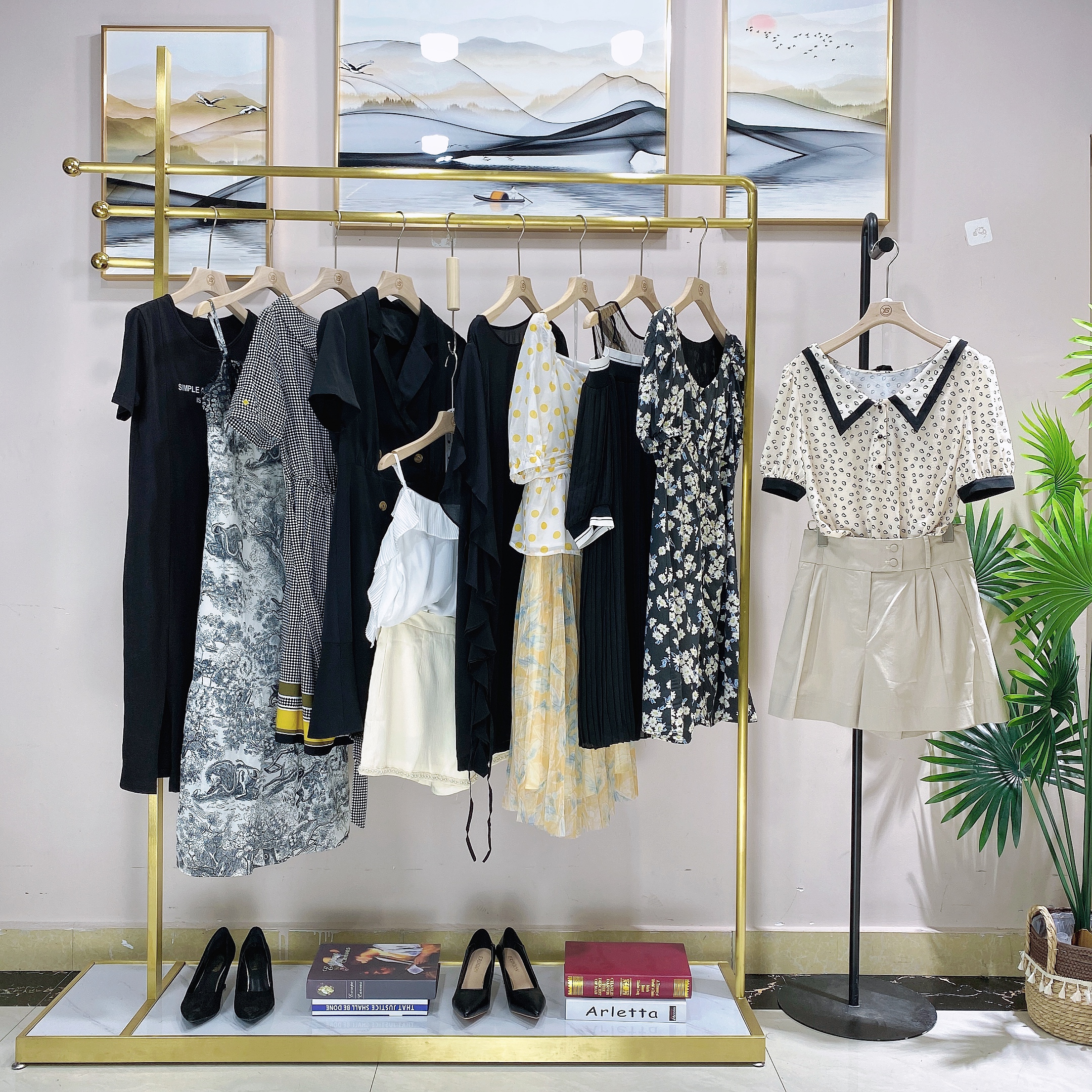 三彩女装最新撤柜尾货批发,三彩品牌折扣店女装清仓冬款