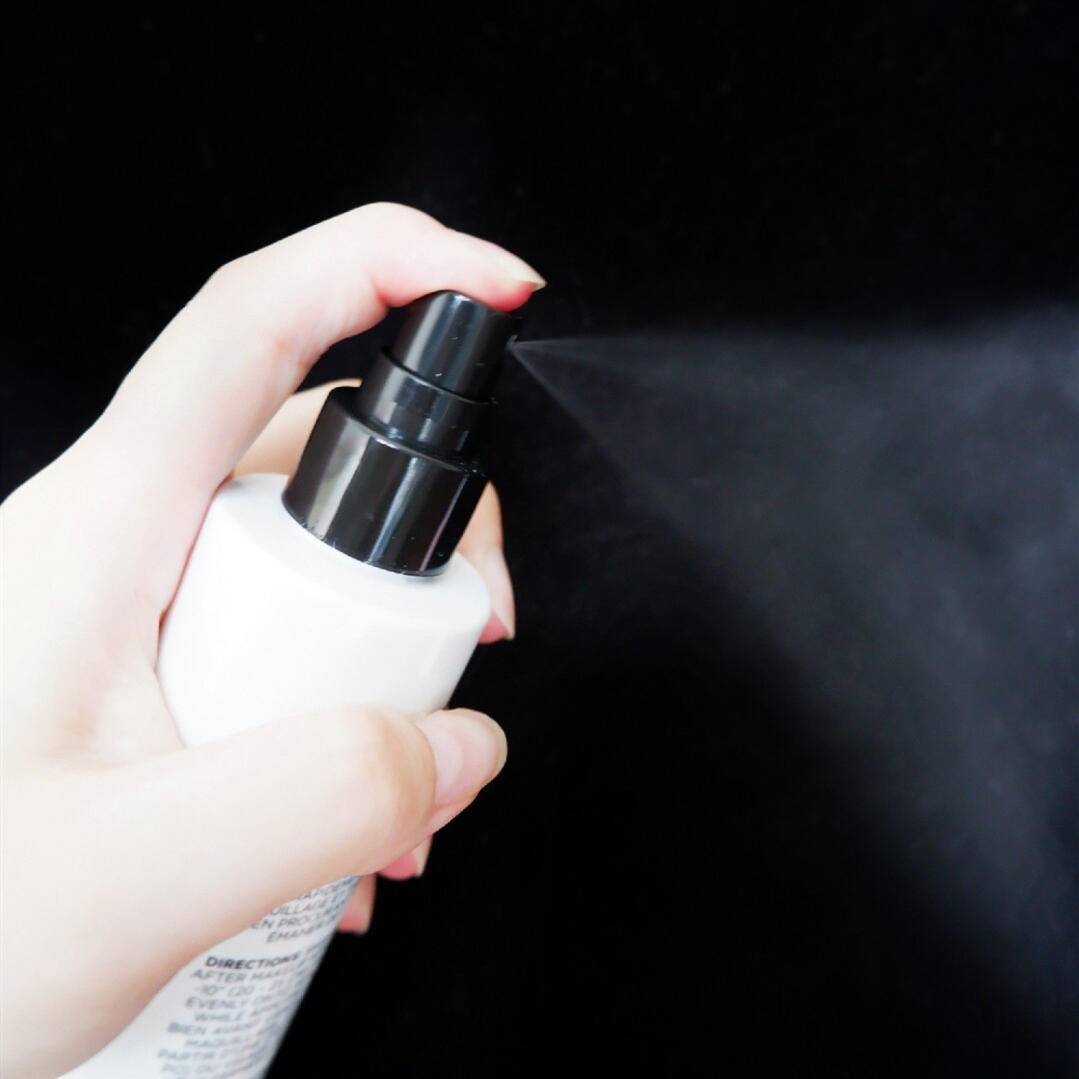 如何在夏天化个清爽的妆,你的夏日不脱妆小诀窍已经抵达