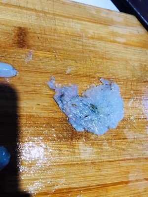 速冻虾丸汤紫菜汤的做法,虾丸紫菜汤的做法儿童吃