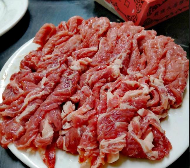 老北京涮羊肉：在胡同间寻觅，只为了这一口魂牵梦绕的涮肉