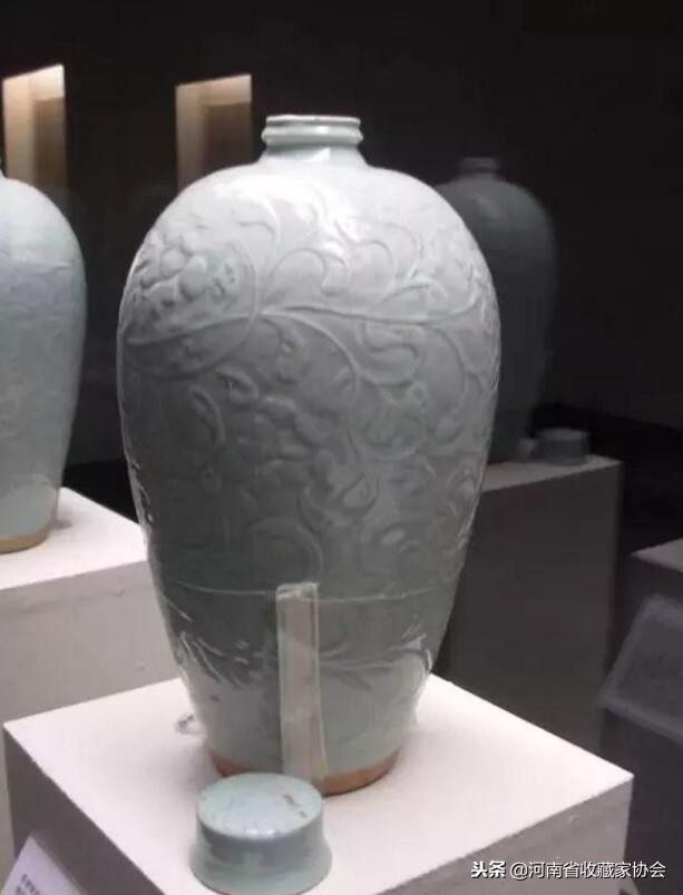 宋代龙泉窑瓷器胎釉鉴定全图片,宋代龙泉窑底足胎釉结合处的特征