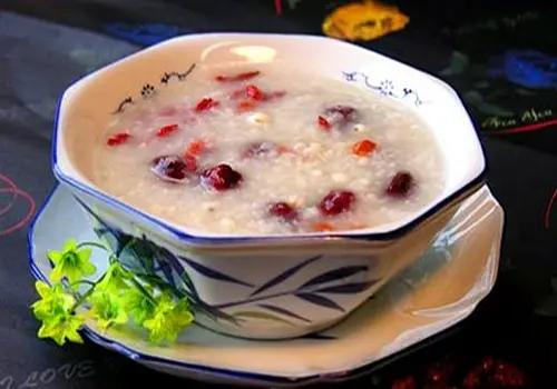 狗狗来月经了多久可以洗澡,狗狗来月经给它洗澡了怎么办