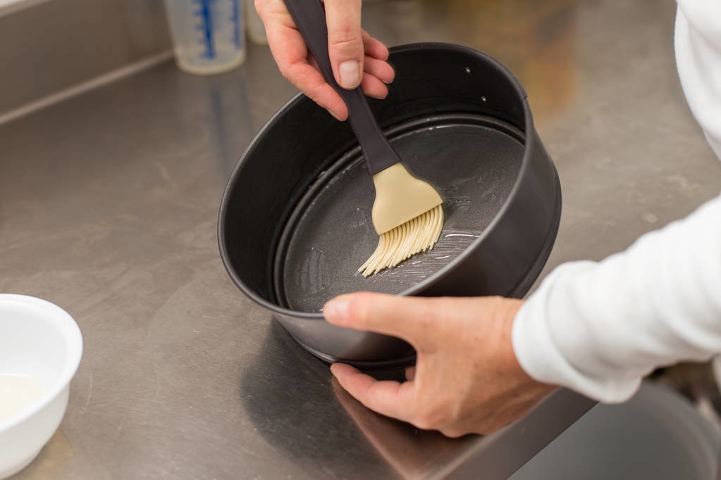 这样做出来的轻芝士蛋糕，口感贼好，屡试不爽！