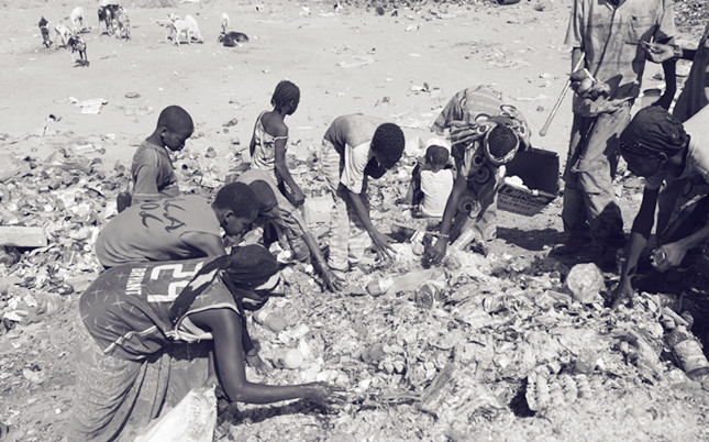 中国维和部队士兵驻非洲马里战地日记：中国国足怎么输给了马里？