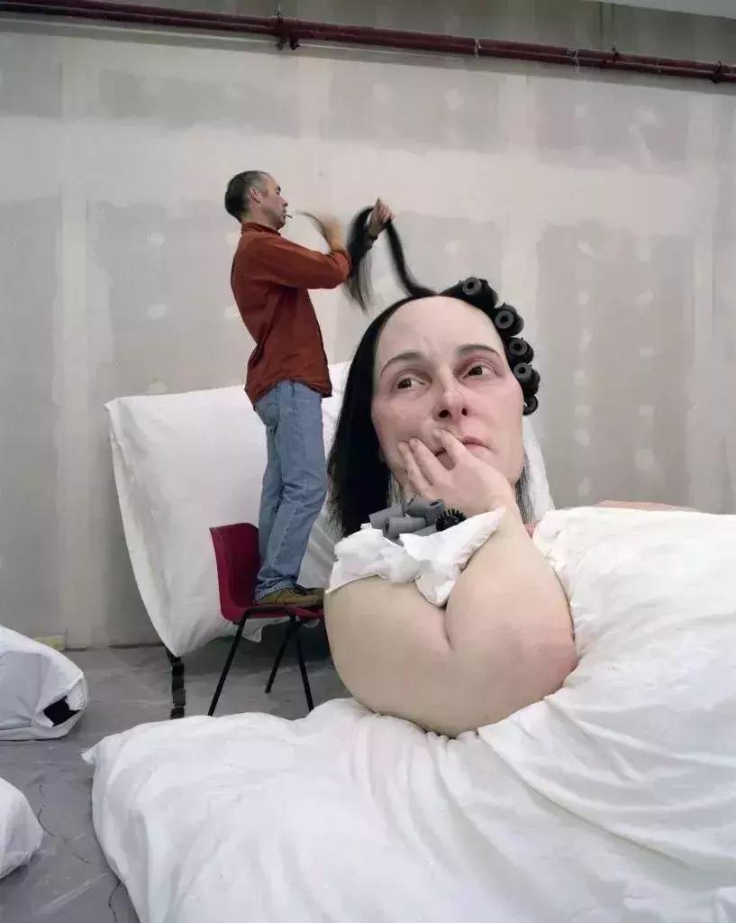 逼真雕塑人,真人雕塑吓人