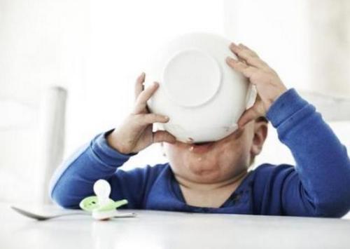 宝宝太瘦了只长高不长肉怎么办,小孩太瘦怎么才能长肉