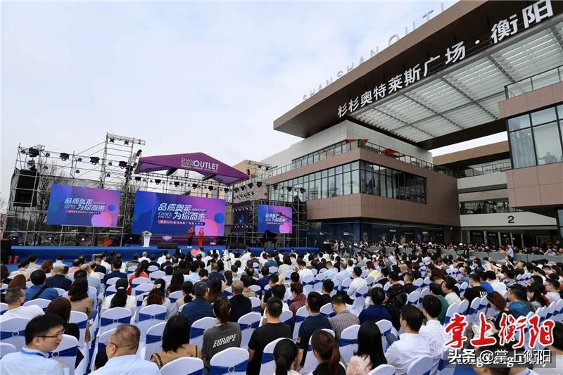 仅开业两天就有57万游客来打卡,开业3天客流超72万