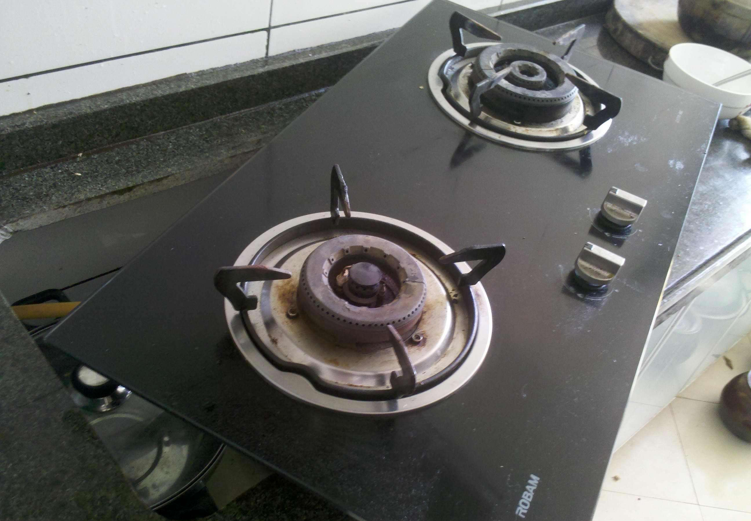 燃气灶点不着火自然熄火,燃气灶点不着自动灭