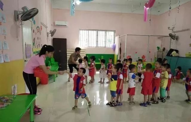 师范生面临的就业机遇与挑战,未来紧缺的教师非师范类