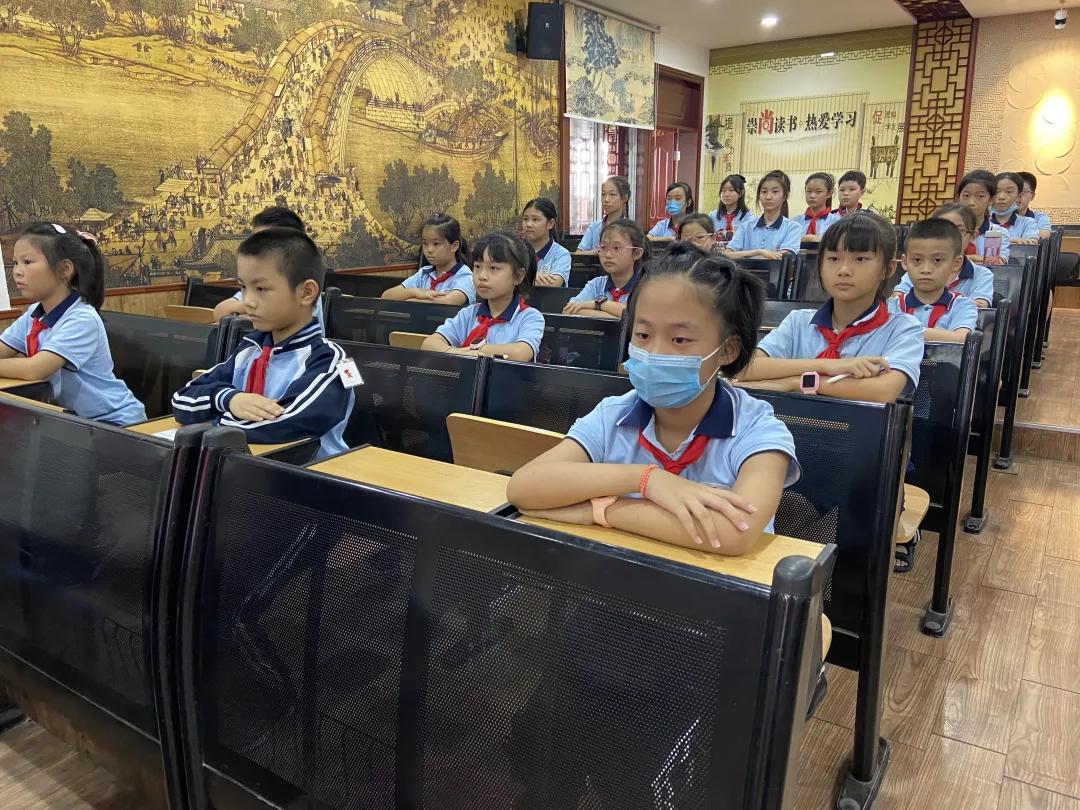 “展翅中国梦，腾飞我少年”福州市晋安区实验小学“从小学先锋，长大做先锋”少先队建队日系列活动简报