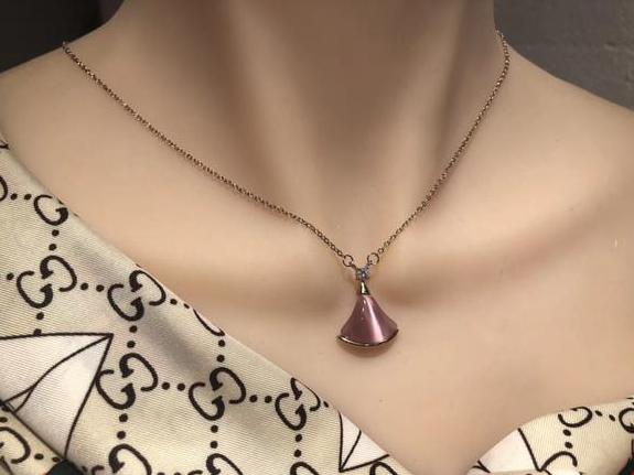 女生适合戴的项链有哪些品牌,女生喜欢的项链排行榜1000左右