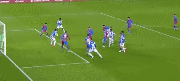 小将武磊突破澳大利亚,武磊自信表现燃爆全场