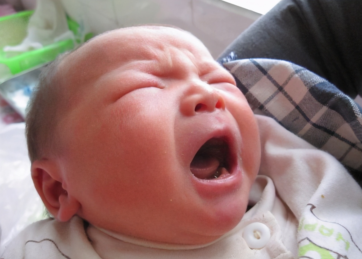 为什么宝宝拒绝喝母乳,宝宝拒绝吃母乳怎么办啊