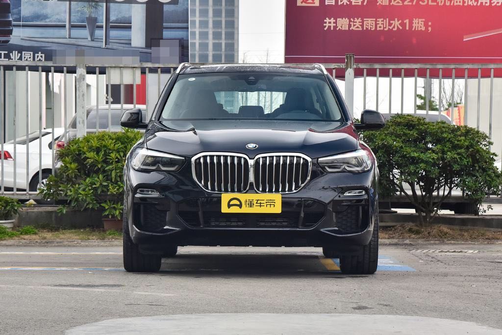 宝马x5试驾油耗,宝马x5最高配的七座碳蓝黑试驾