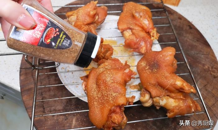 猪蹄炖完焗一下,猪蹄炖好后放葱花香菜吗