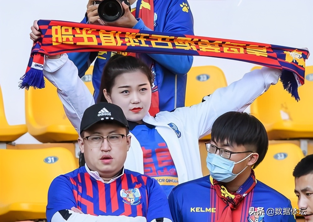 谁是那颗最亮的星——中超美女球迷盘点（上）