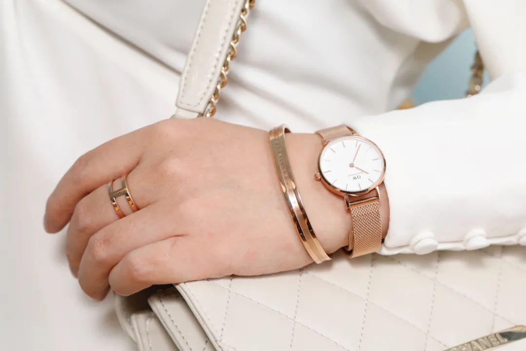 为什么买dw的手表不值,为什么有的dw手表才一二百