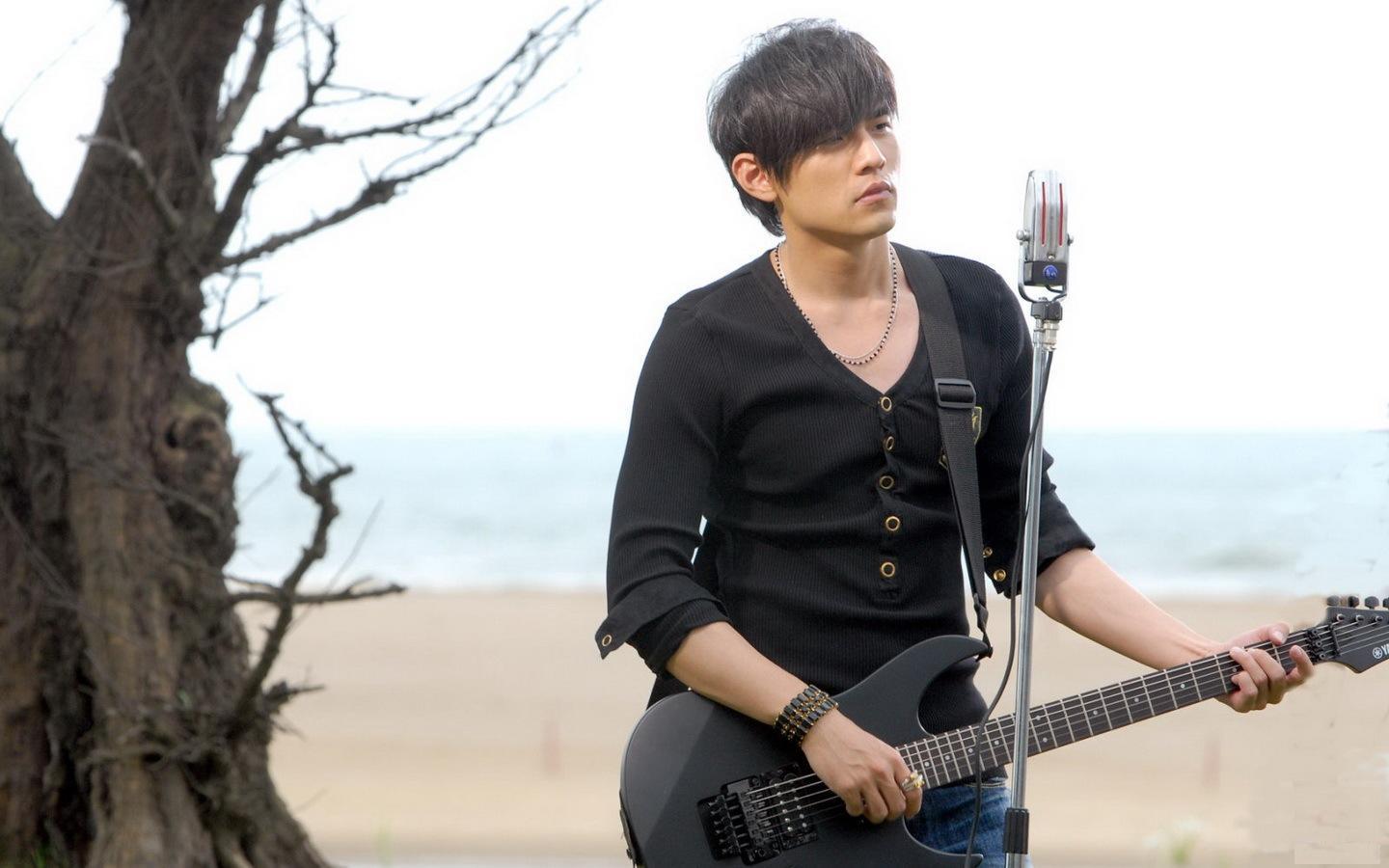 立秋之前，听听周董这首很有夏天感觉的歌