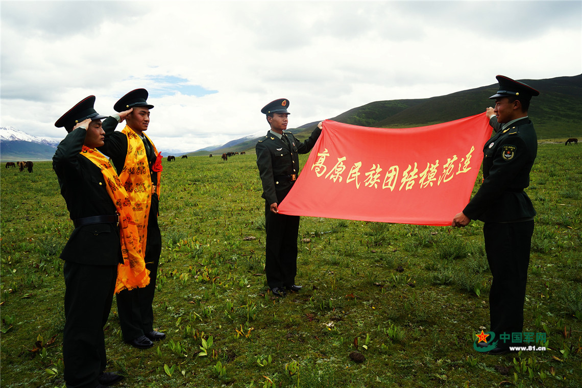 雪山见证他们的忠诚,雪山见证迷彩青春