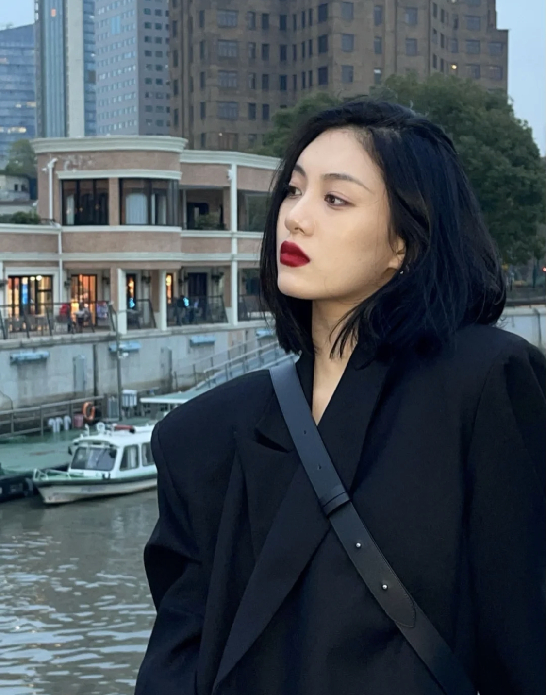 冬天口红推荐美宝莲,冬天适合什么样的口红