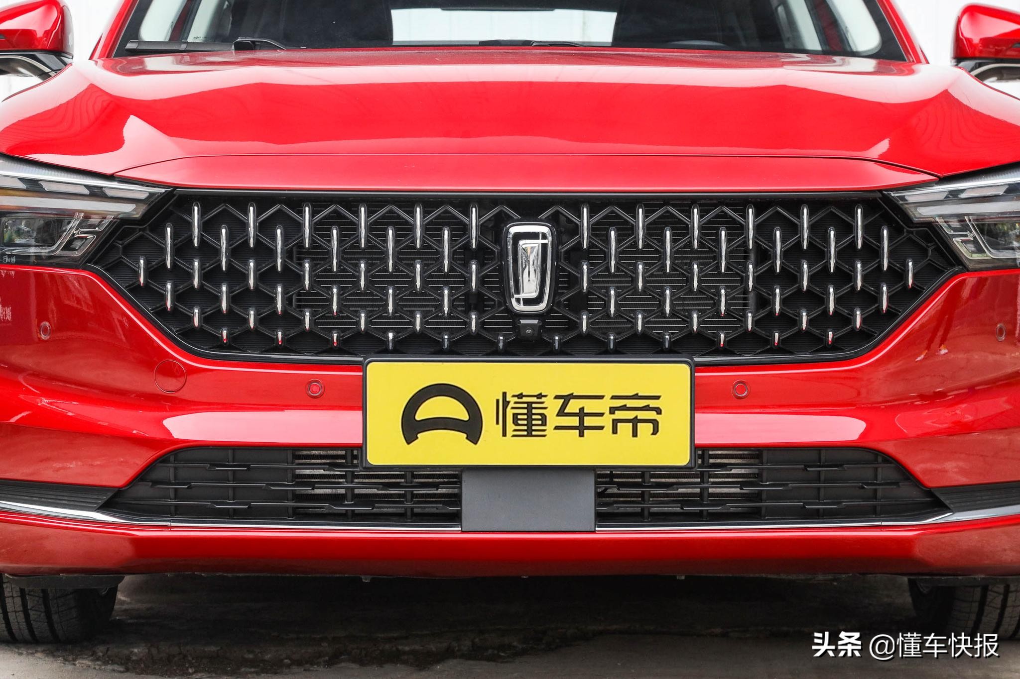 全新一代奔腾b70外观,全新一代奔腾b70实拍