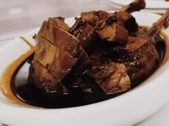 正宗老底子本帮菜,上海本帮菜浓油赤酱面